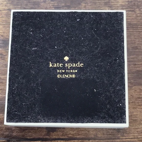 Kate Spade Top Secret Box - Picture 4 of 5
